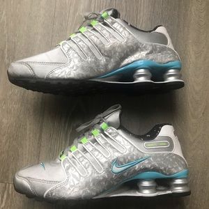 Women’s size 7 Nike shox